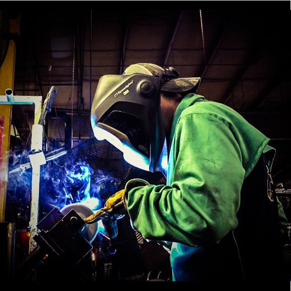 Meet Jesse, Your Thrift Store attendant, Enjoy! - Picture 7 of 8